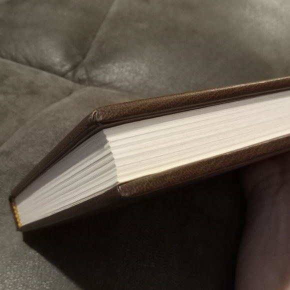 1982 Faux leather Hardcover Treasure Mountain by: Louis L'Amour - Picture 6 of 14